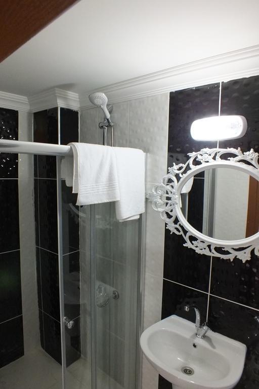 King Butique Hotel Yomra Ngoại thất bức ảnh
